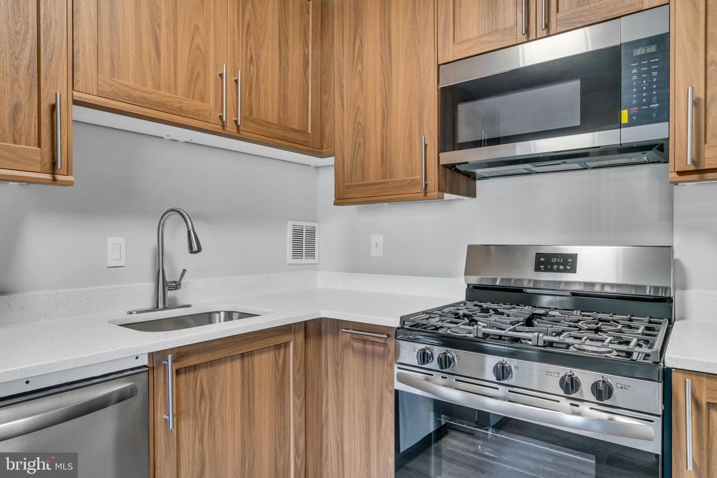 6141 Leesburg Pike #504 photo 16