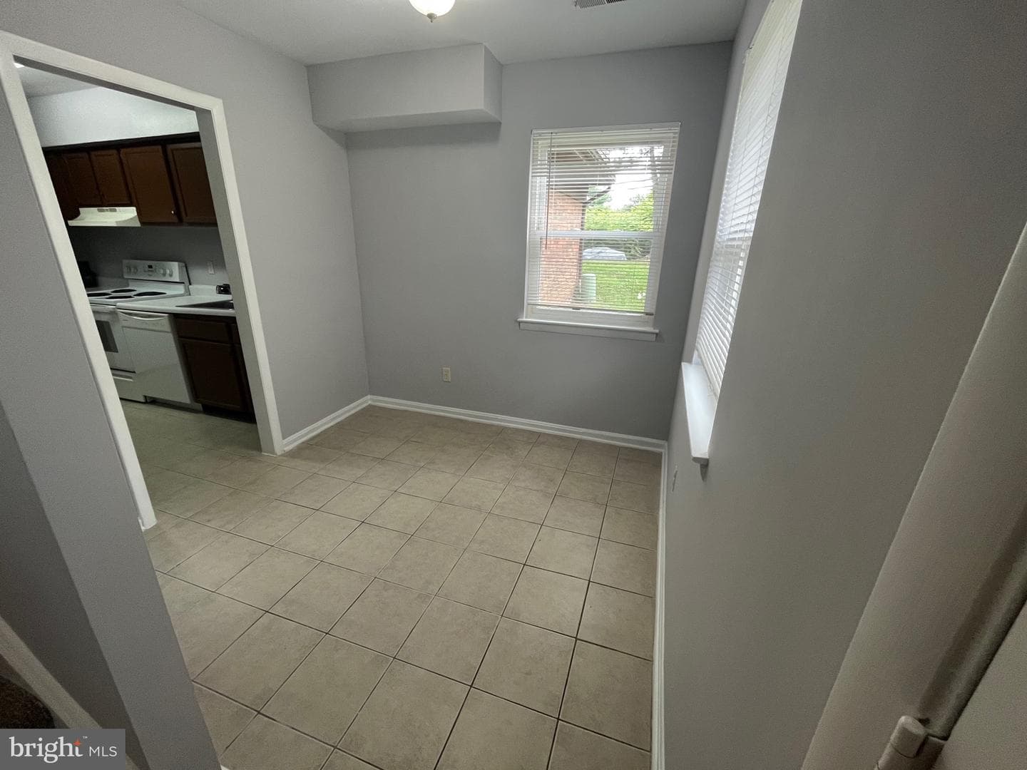 9505 Hagel Circle #01/B photo 3