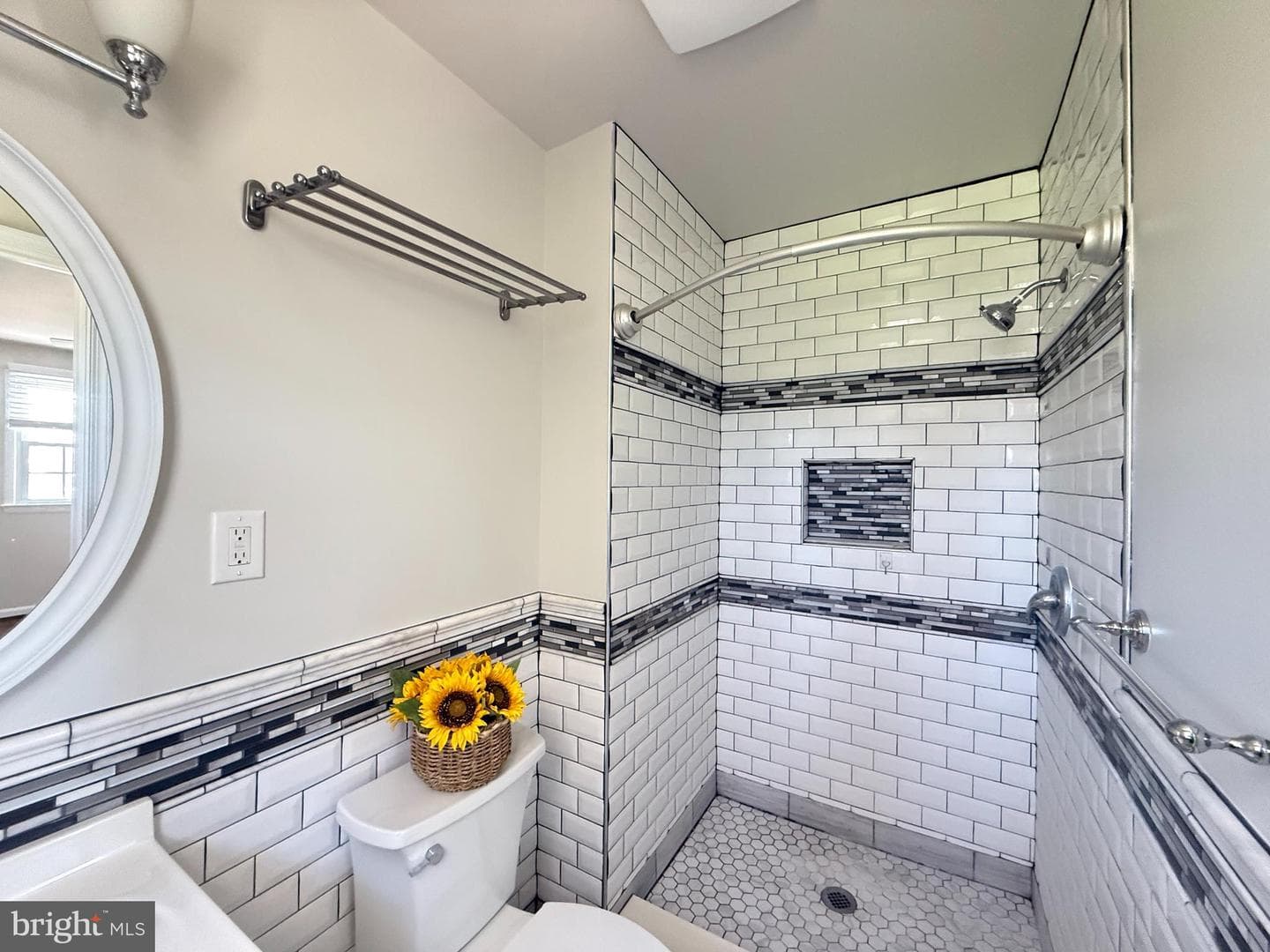 5210 Lindsay Street photo 12