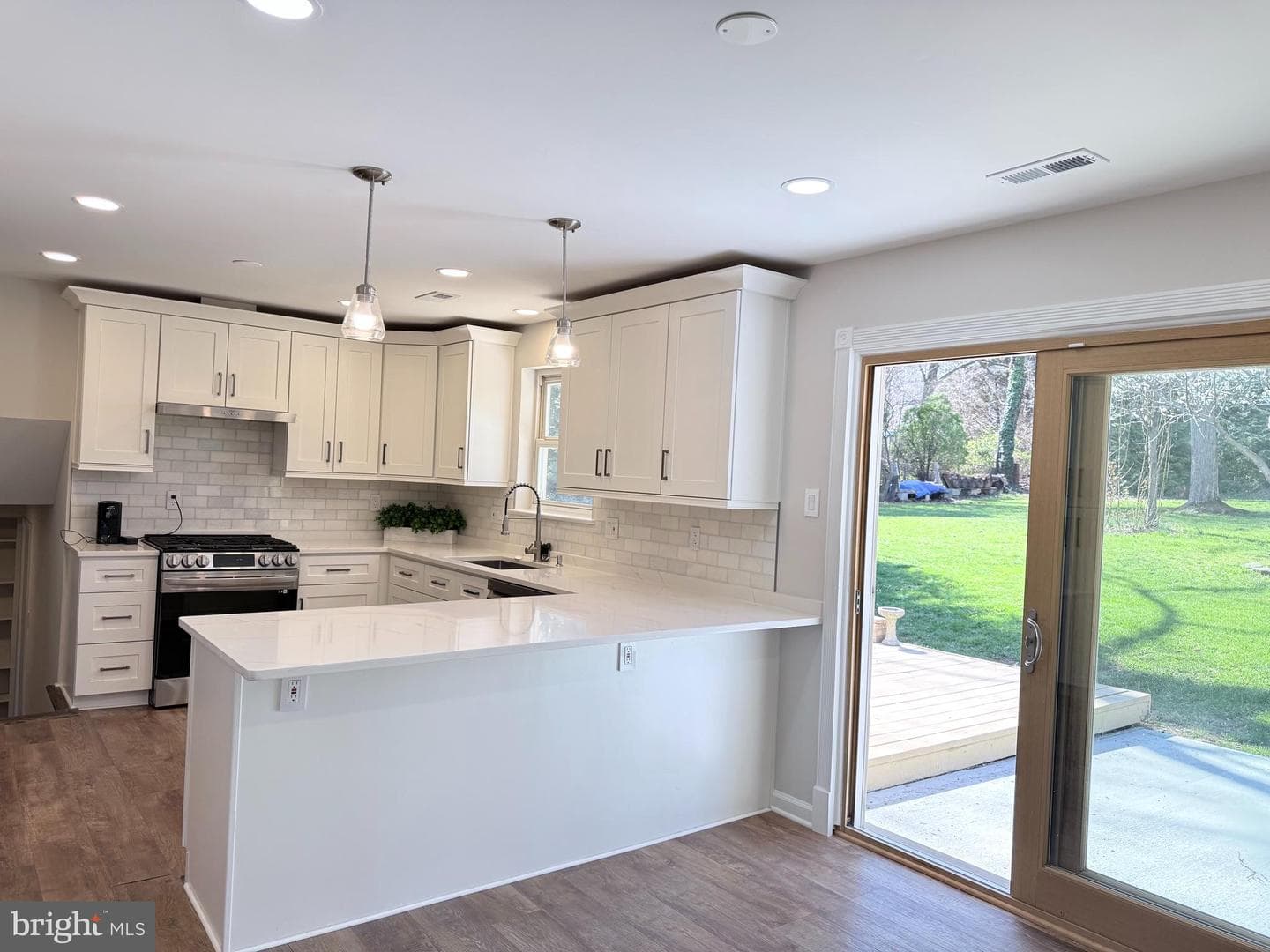 5210 Lindsay Street photo 3