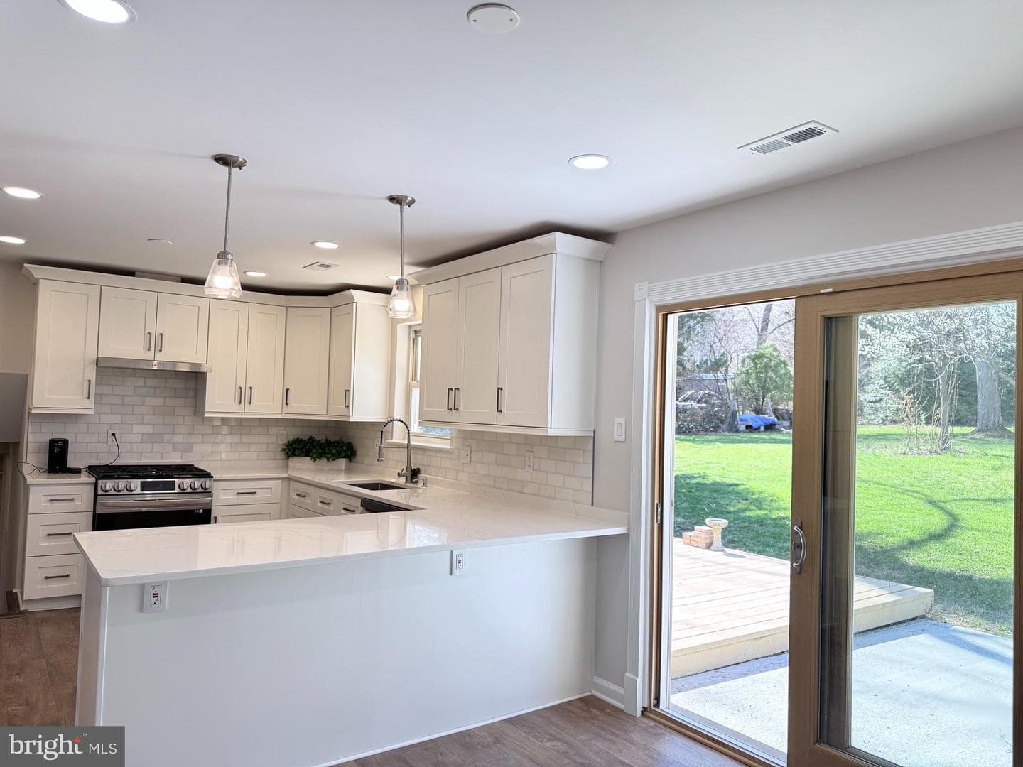 5210 Lindsay Street photo 6