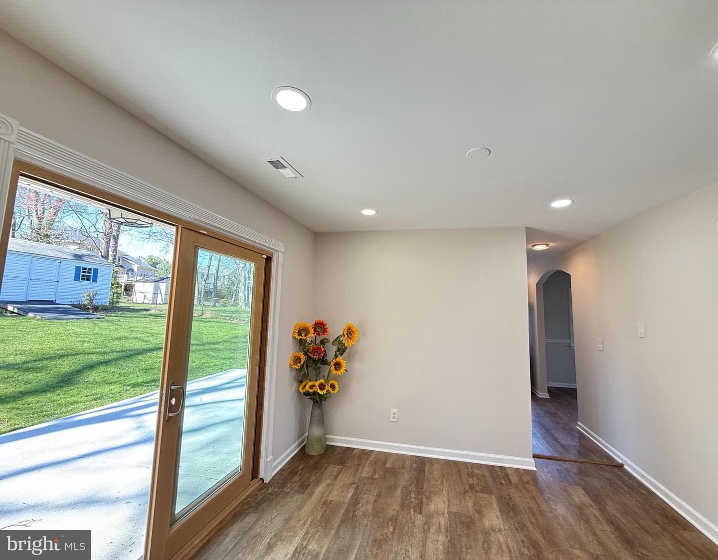 5210 Lindsay Street photo 7