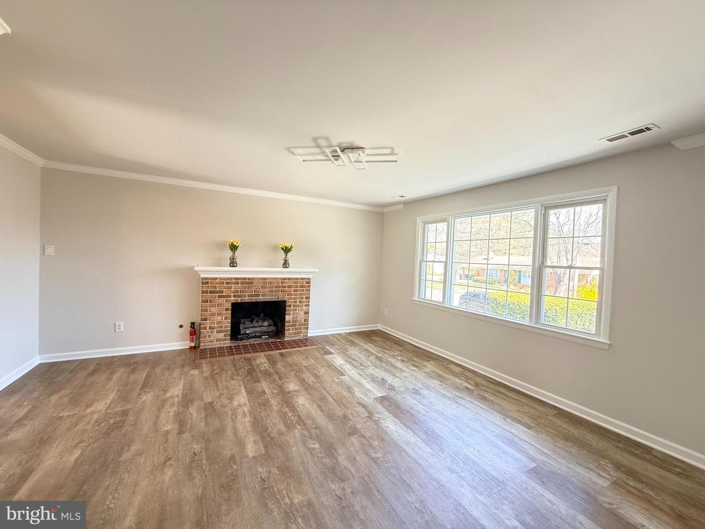 5210 Lindsay Street photo 9