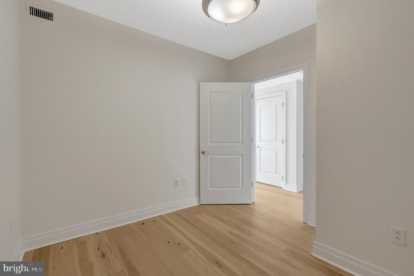 8220 Crestwood Heights Drive #812 photo 37