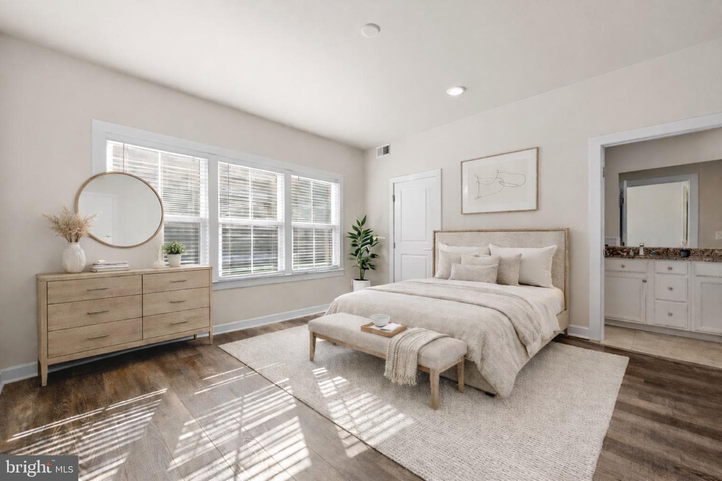 13039 Hattontown Square photo 38