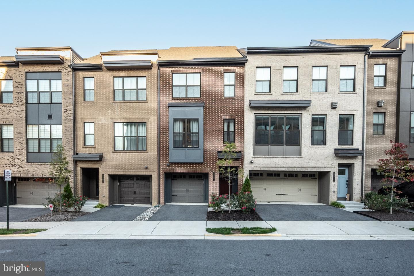 5509 Valmarana Way photo 4