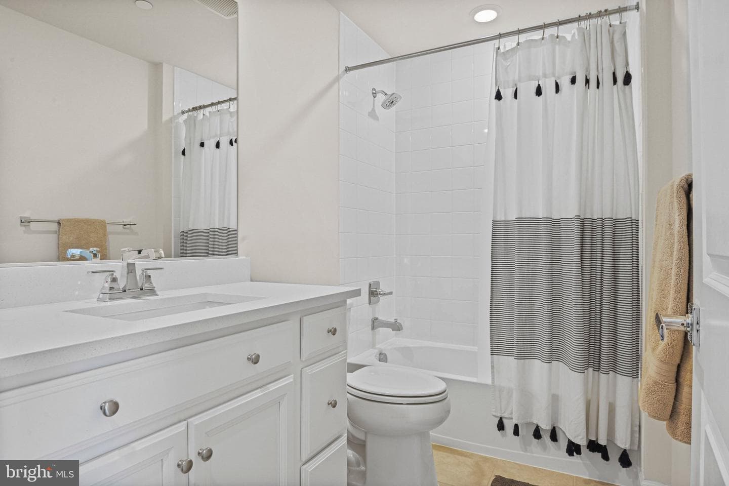 13007 Hattontown Square photo 24