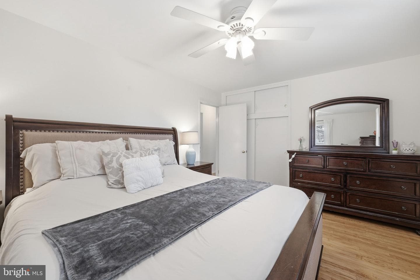 4616 Exeter Street photo 18
