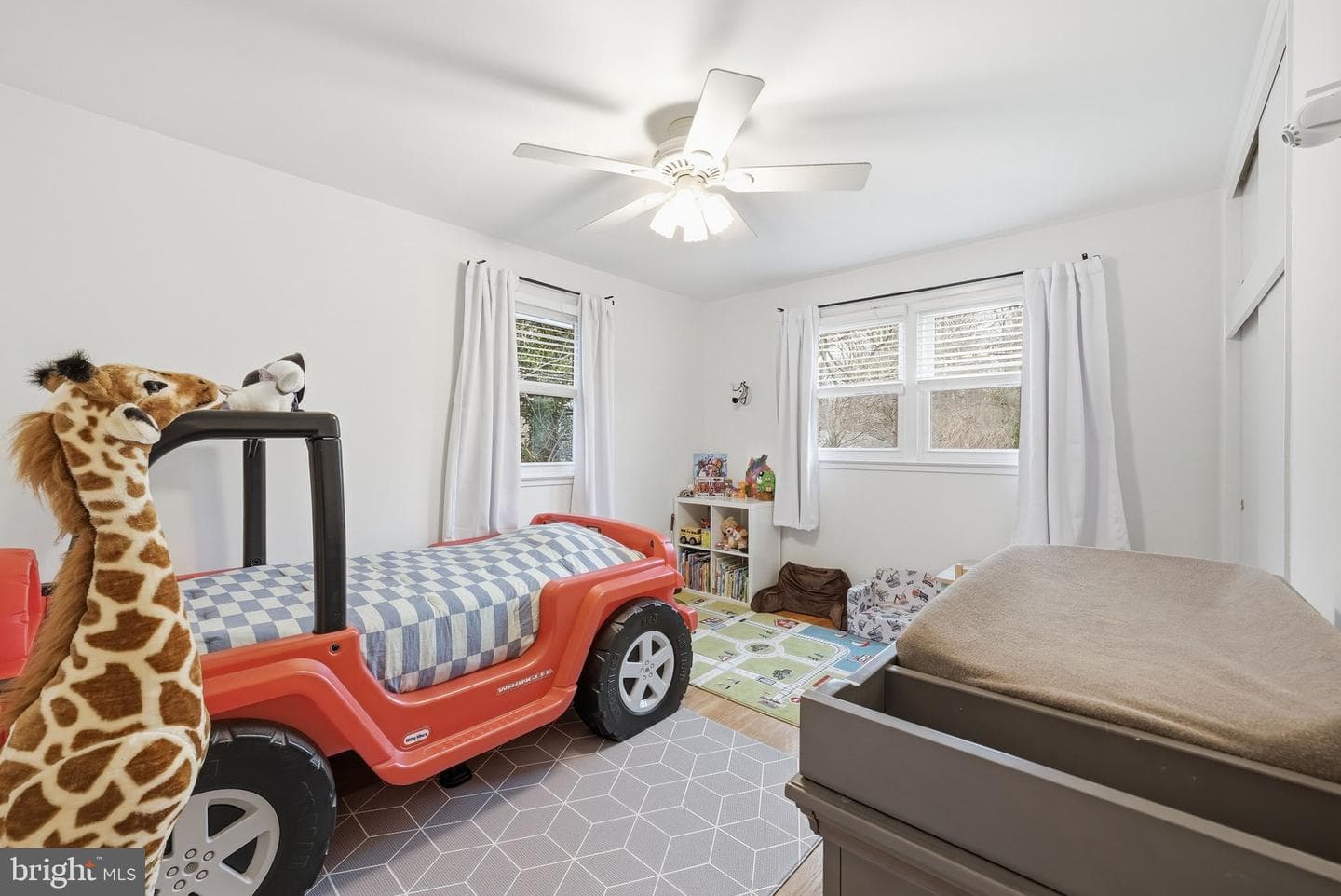 4616 Exeter Street photo 27