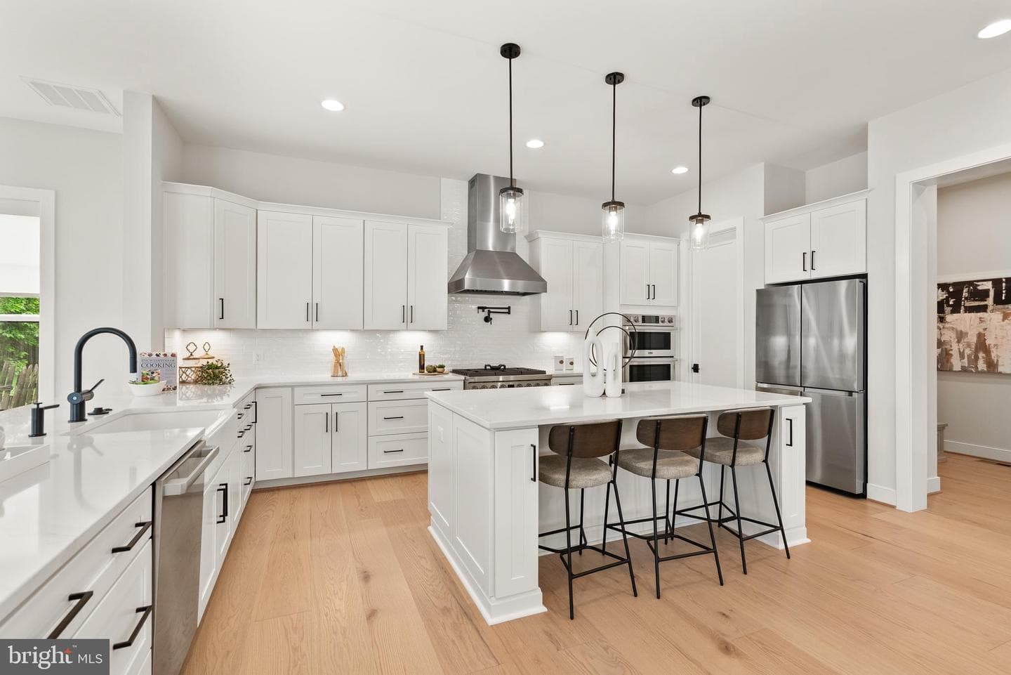 1212 Drake Street SW photo 29
