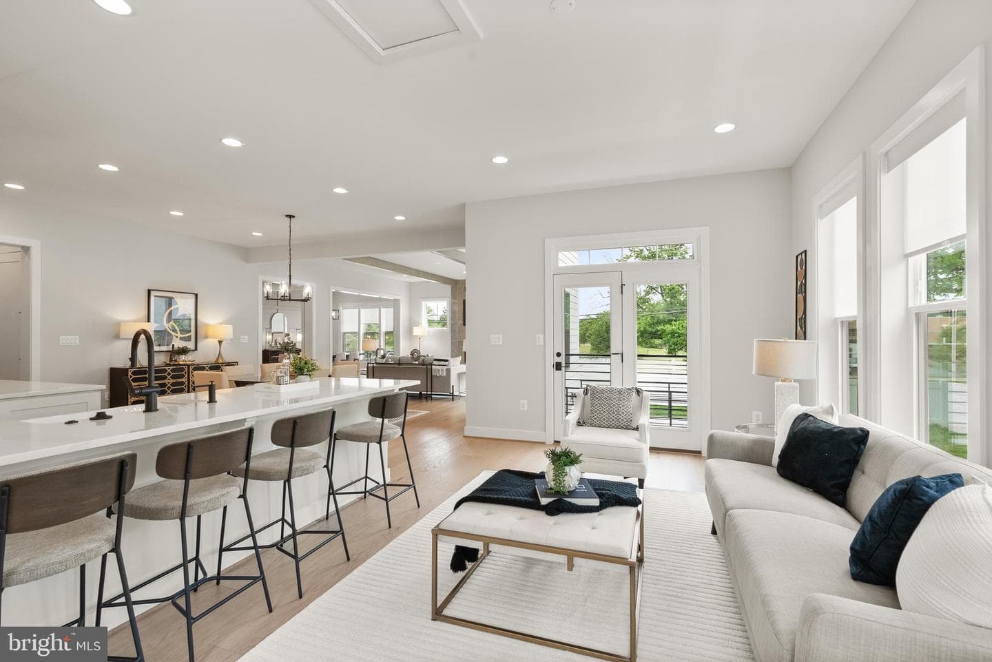1212 Drake Street SW photo 34
