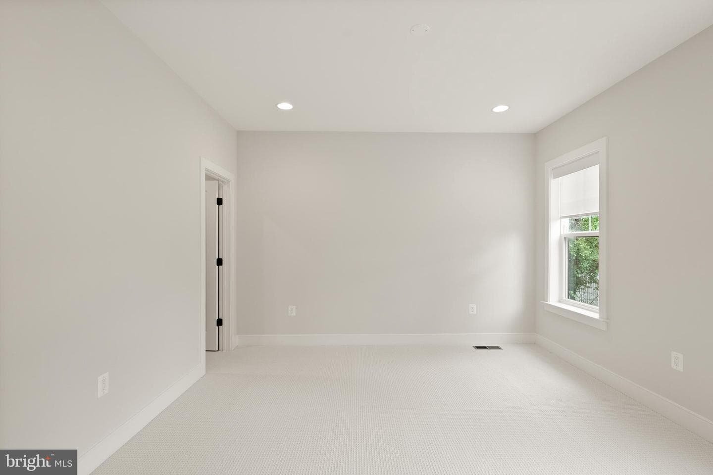 1212 Drake Street SW photo 57