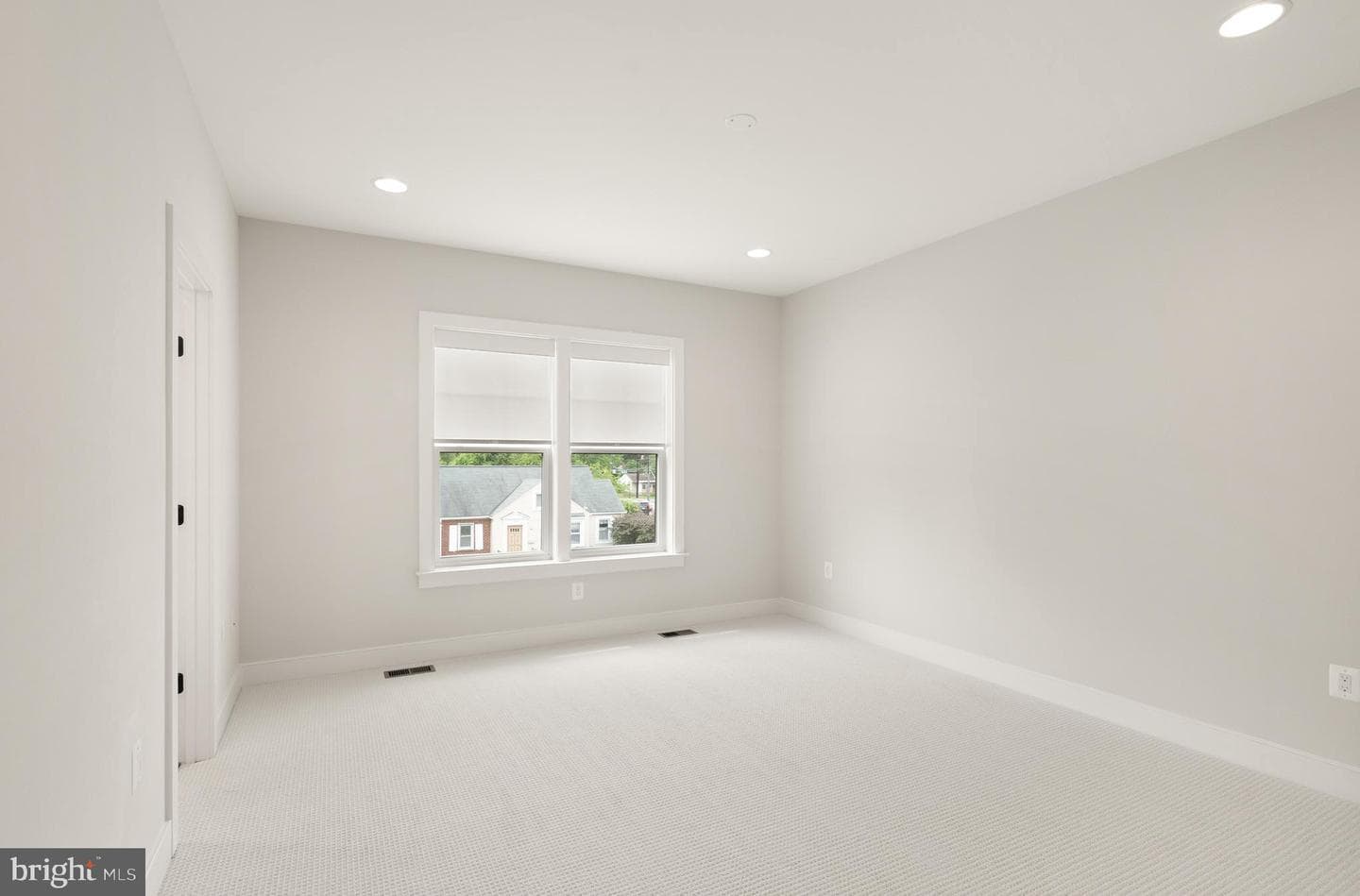 1212 Drake Street SW photo 60