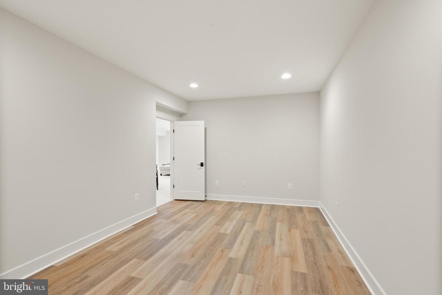 1212 Drake Street SW photo 80
