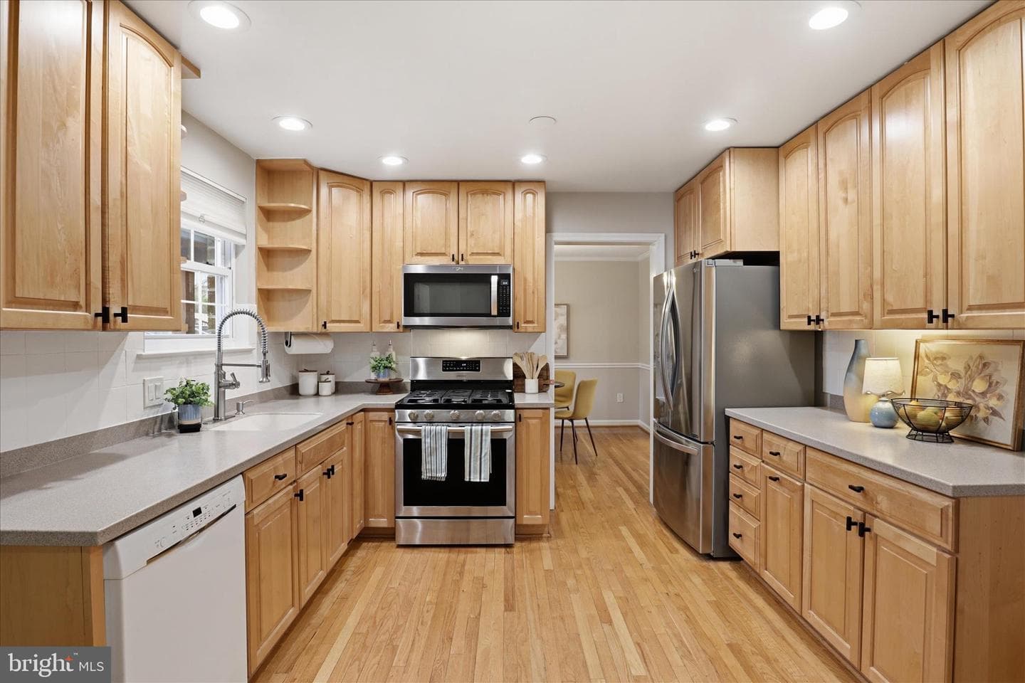 5519 Yorkshire Street photo 11