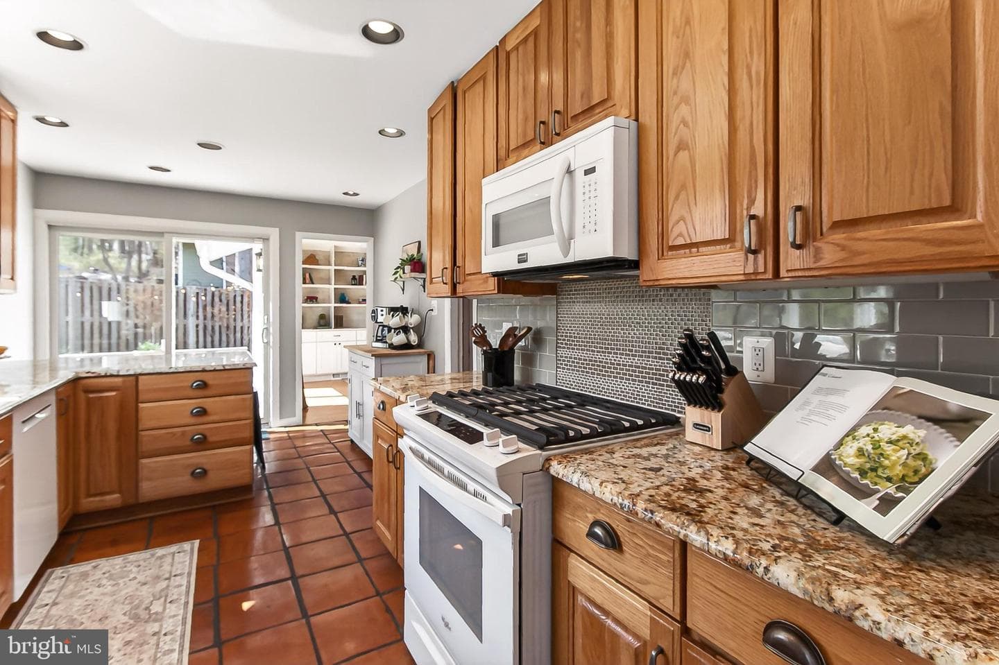 6621 Kerns Road photo 14