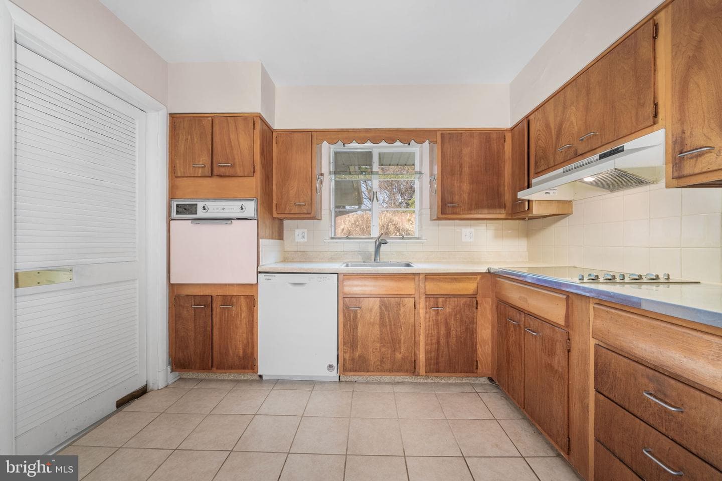 1806 Lansing Court photo 18