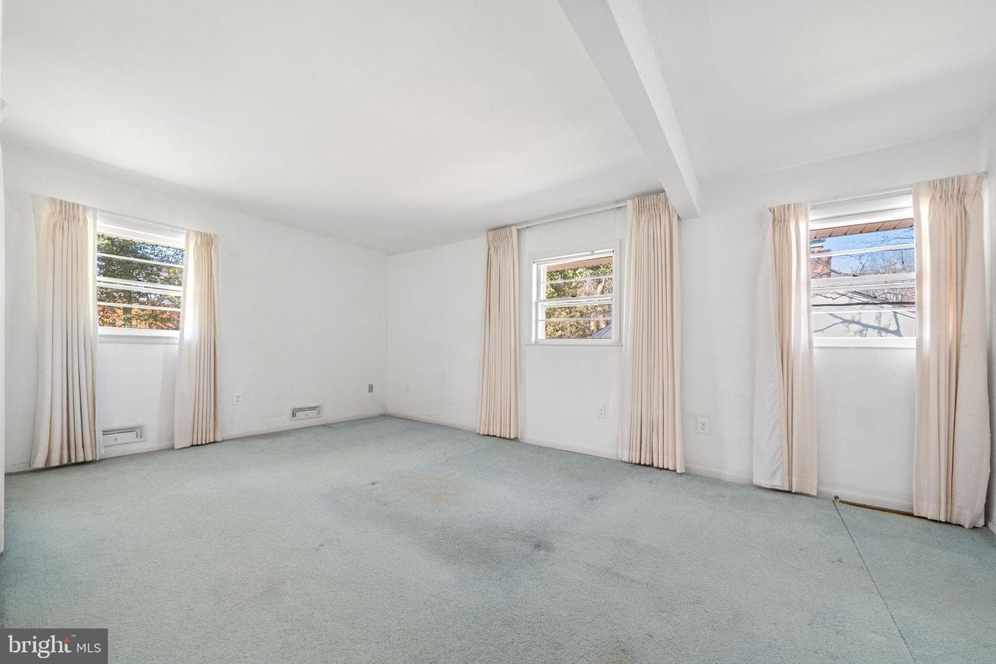 1806 Lansing Court photo 32