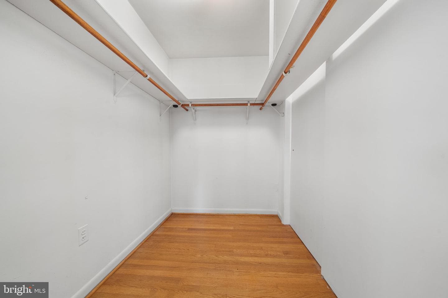 1806 Lansing Court photo 37