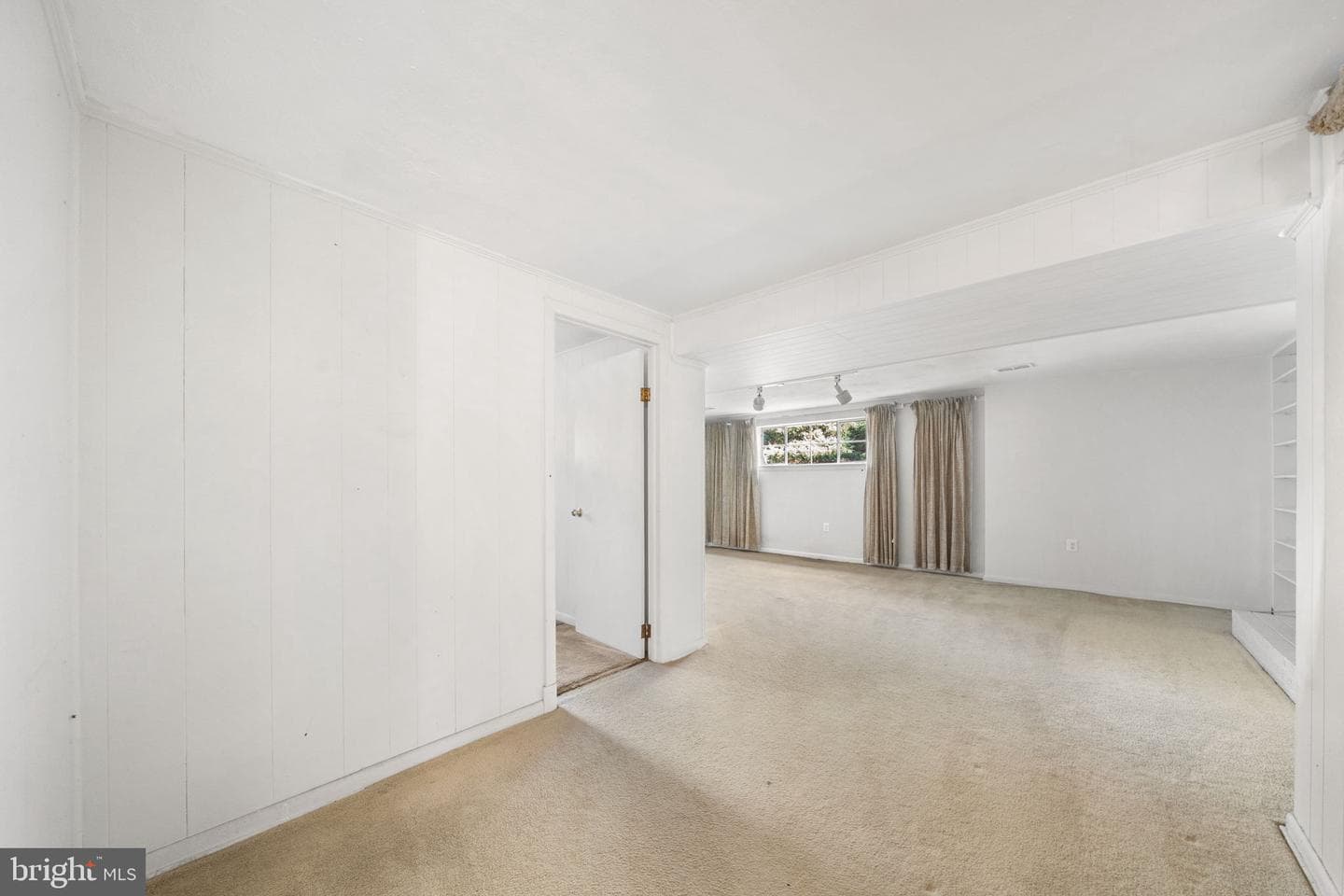 1806 Lansing Court photo 40