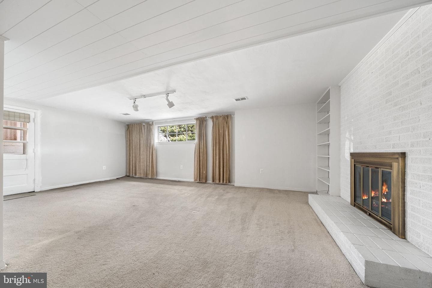 1806 Lansing Court photo 42