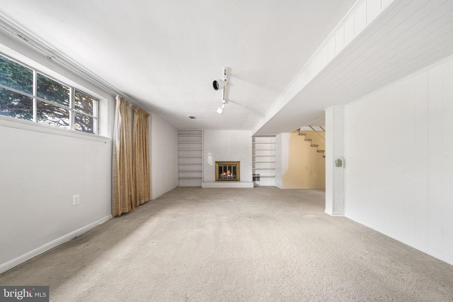 1806 Lansing Court photo 44