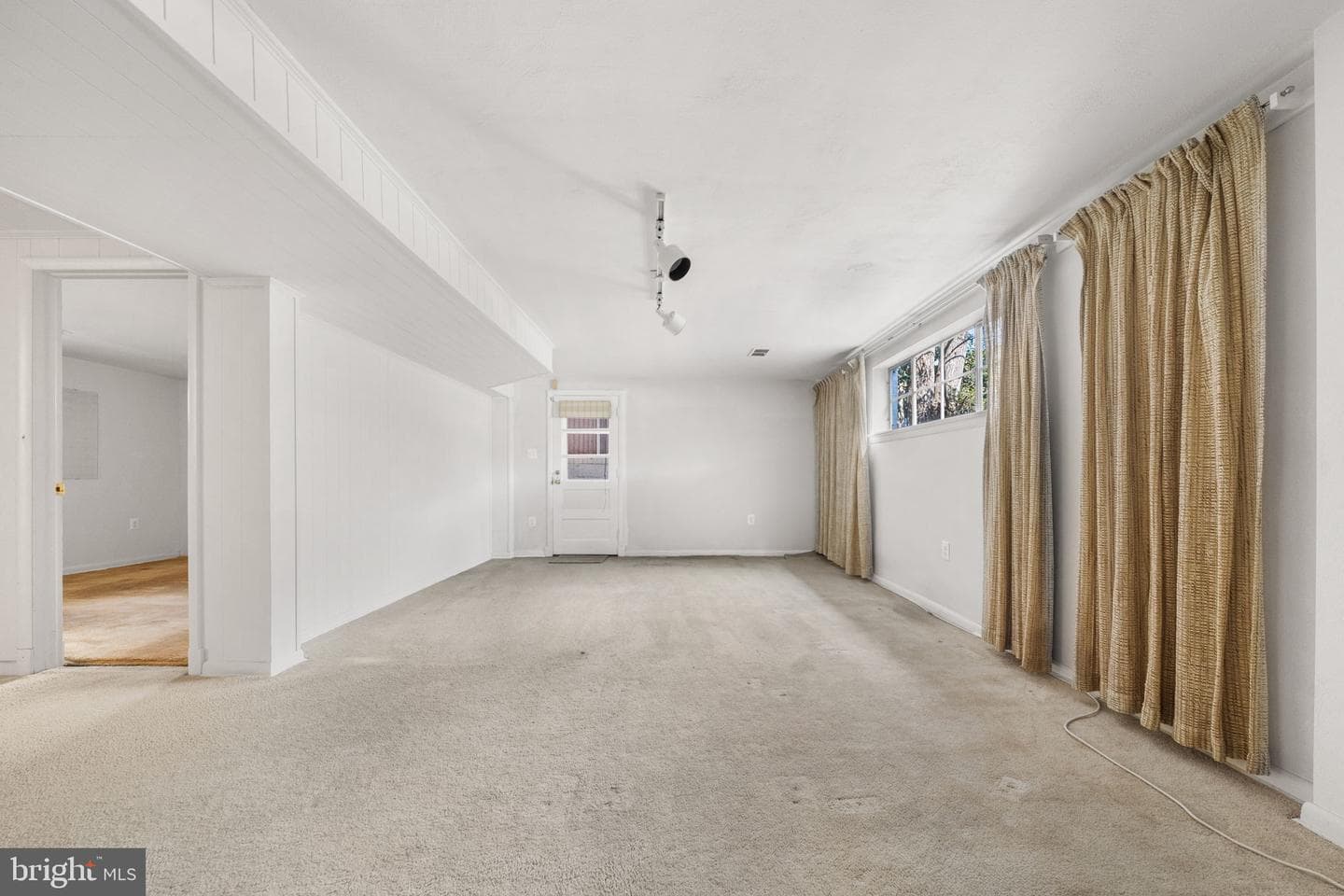 1806 Lansing Court photo 46