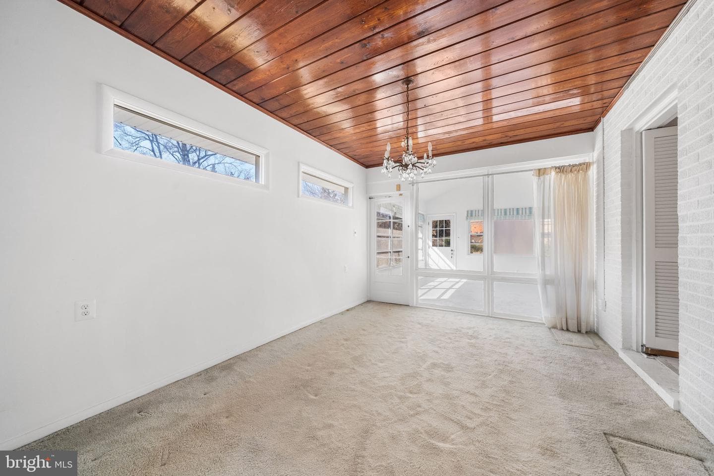 1806 Lansing Court photo 6