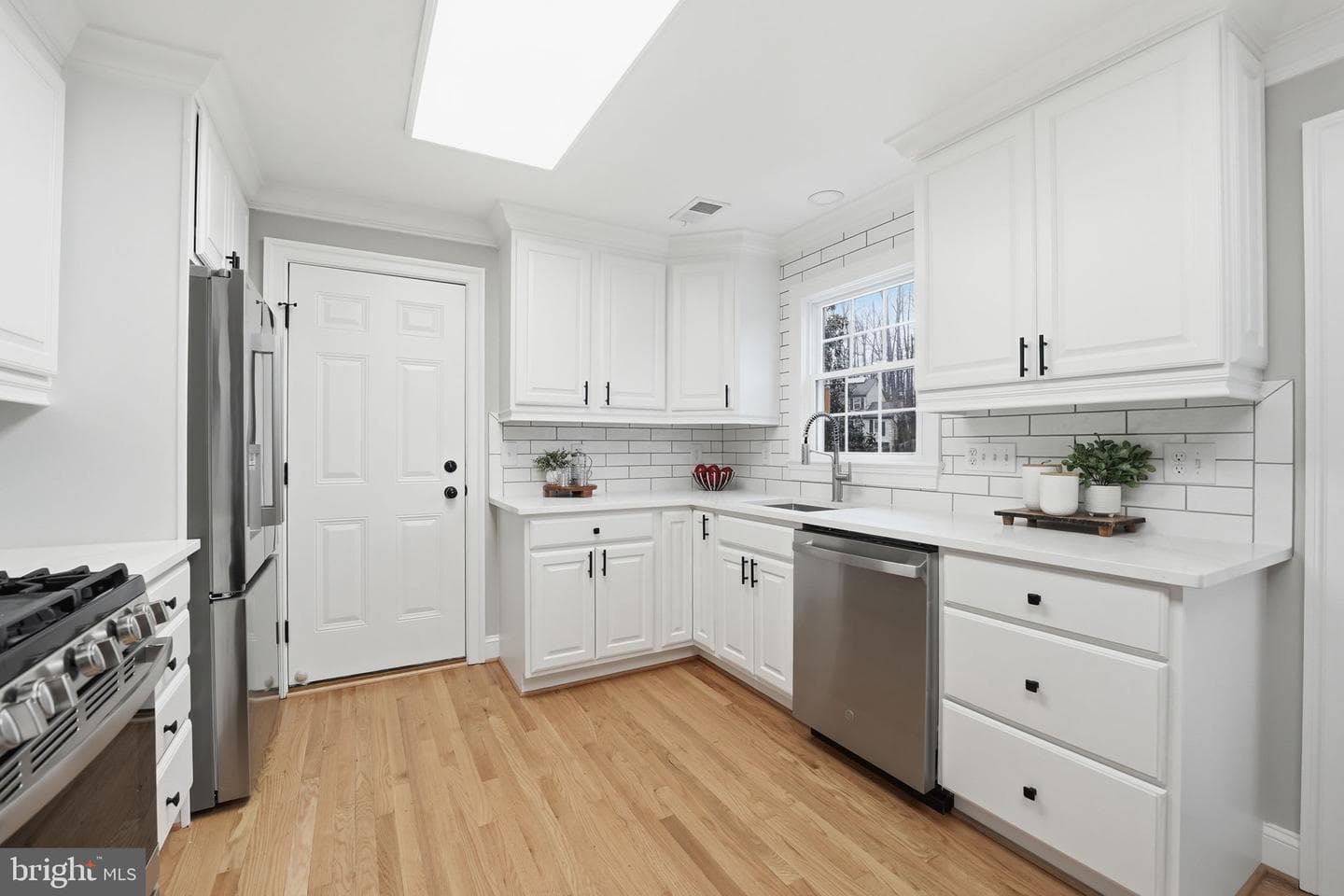9438 Wallingford Drive photo 10