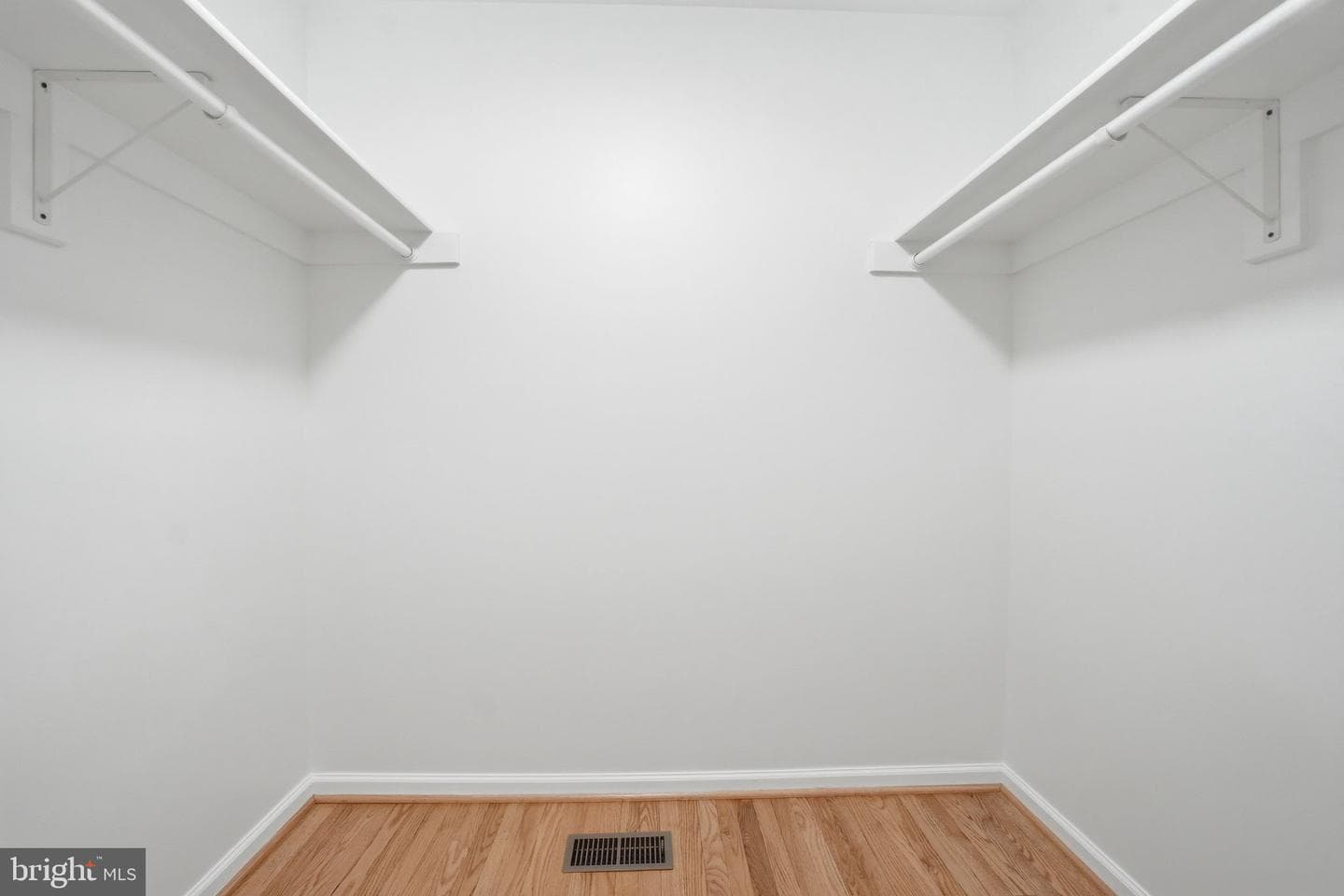 9438 Wallingford Drive photo 33