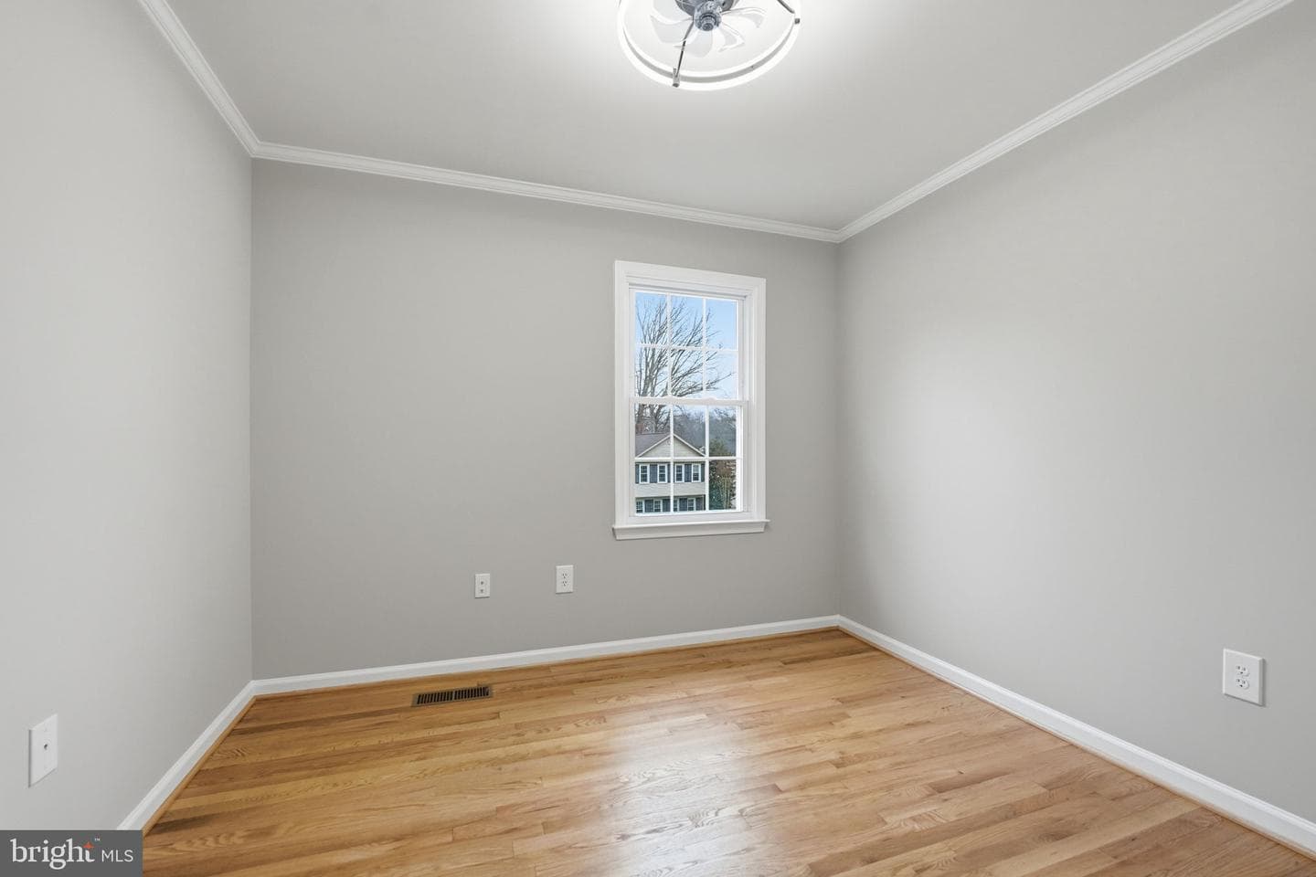 9438 Wallingford Drive photo 36