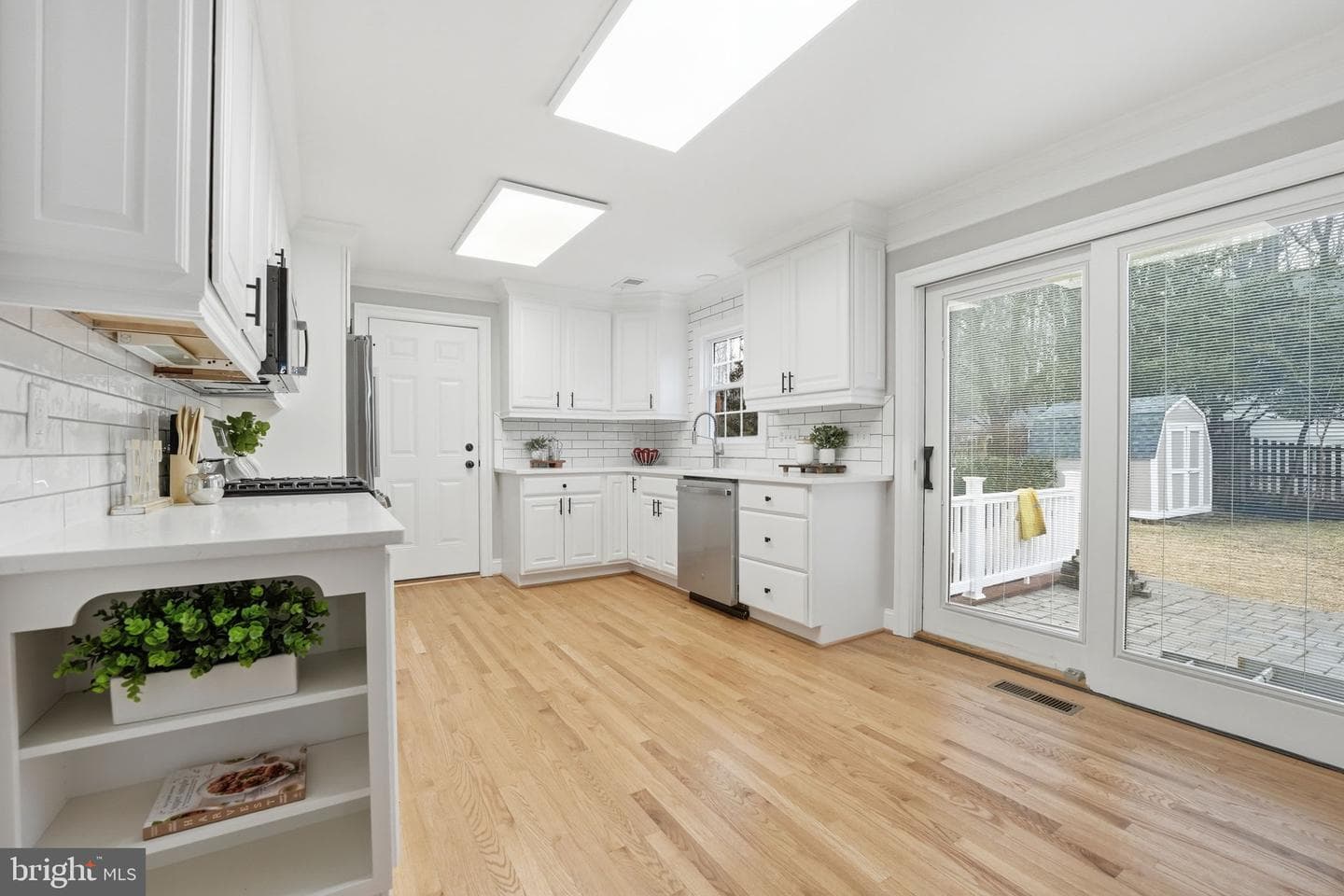 9438 Wallingford Drive photo 9