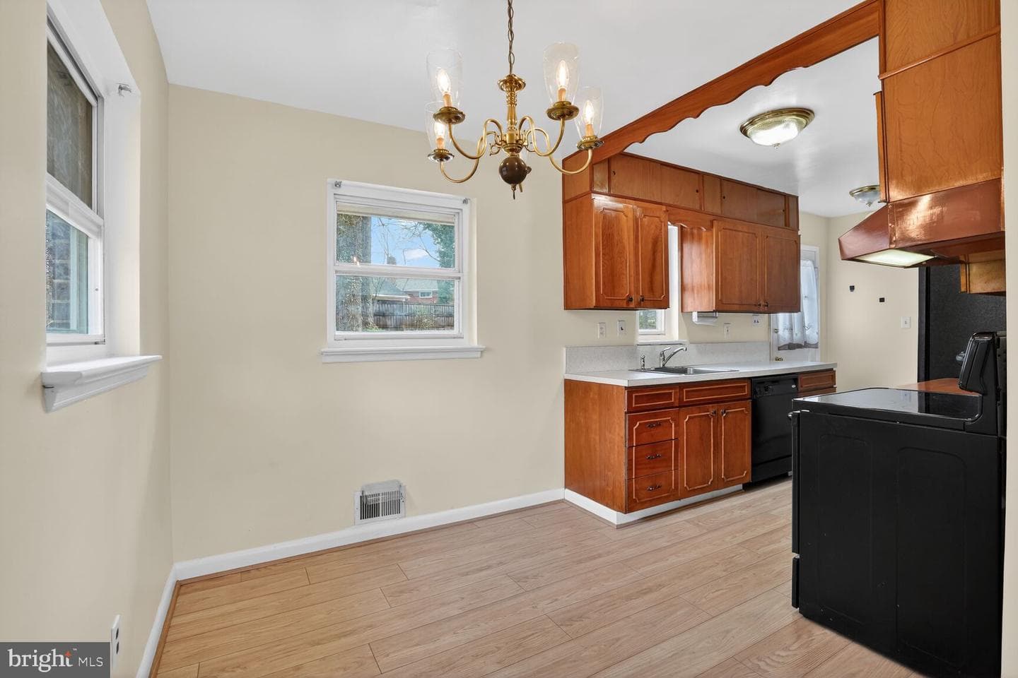 3601 Crest Dr photo 6
