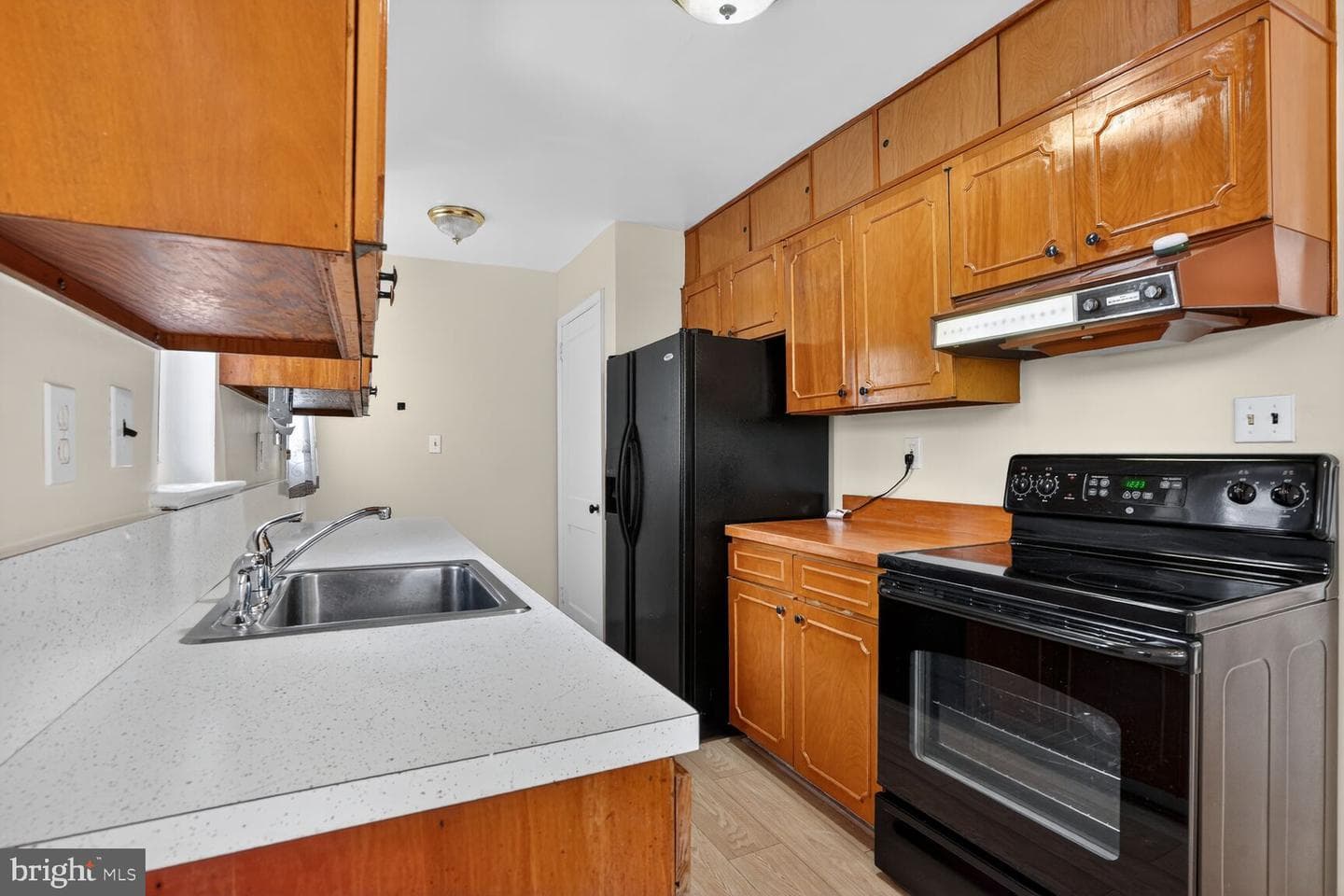 3601 Crest Dr photo 9