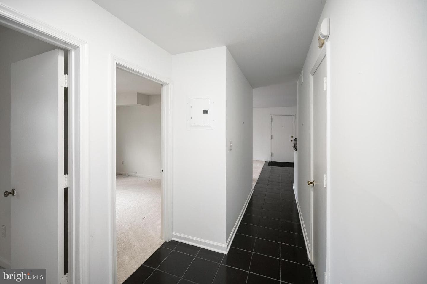 5902-B Queenston Street #505 photo 16