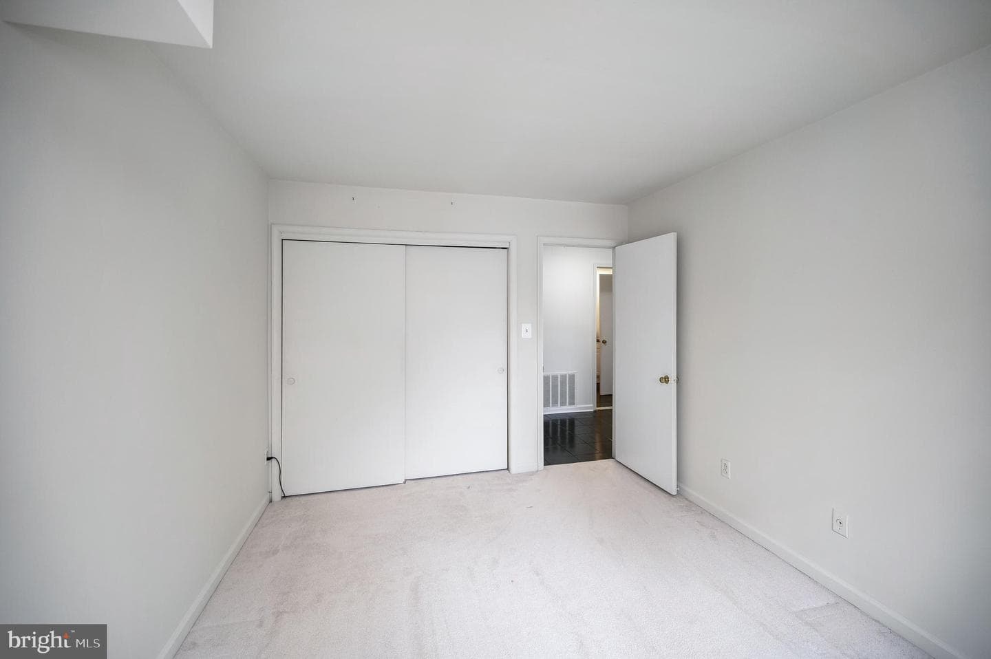 5902-B Queenston Street #505 photo 19