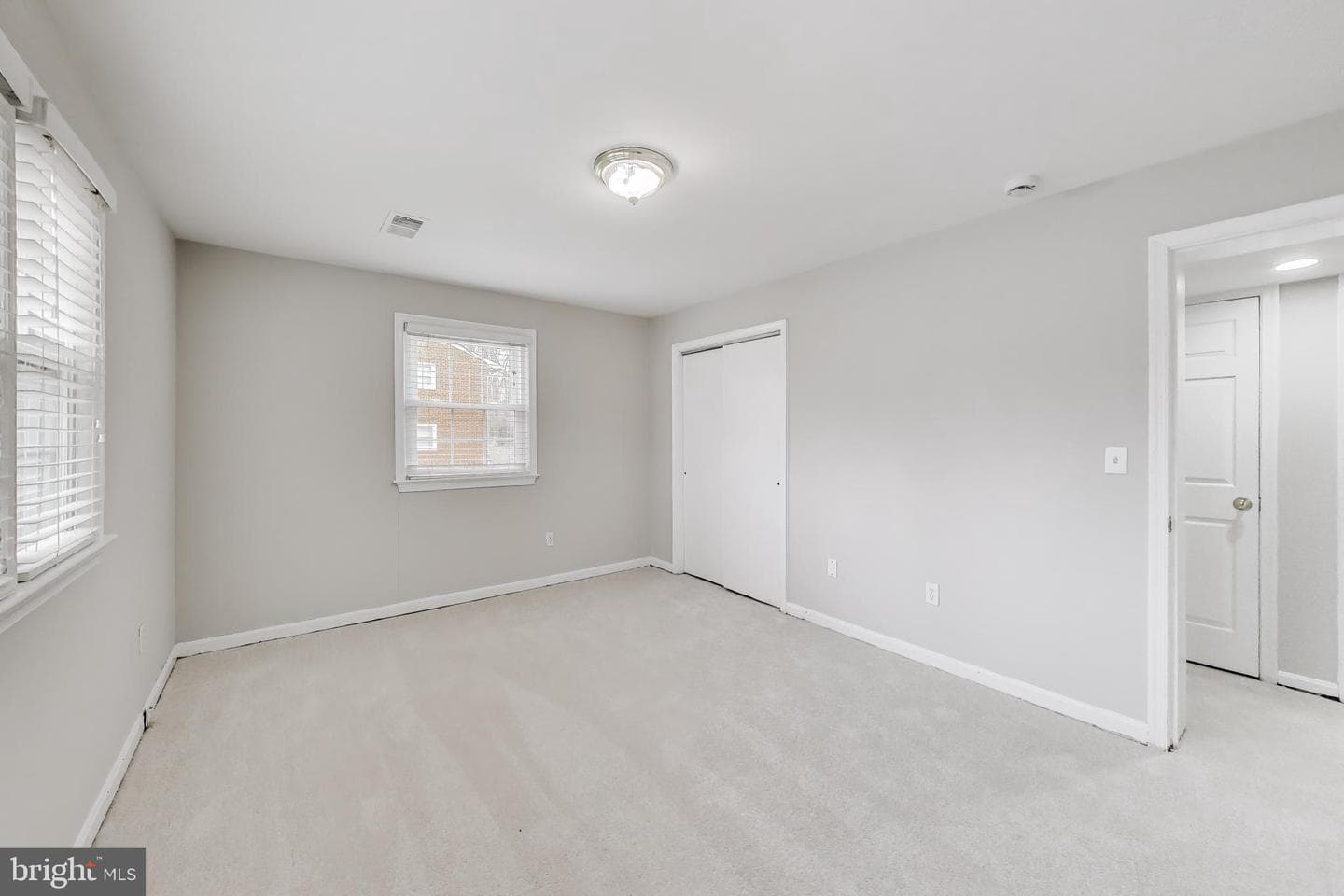 5300 Easton Drive photo 32