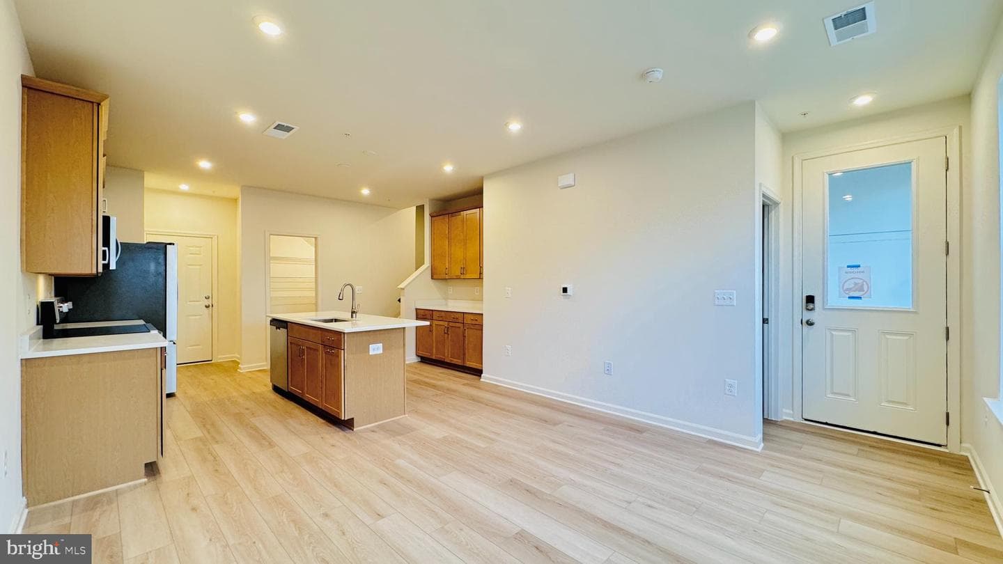 2613 River Birch Rd, Herndon