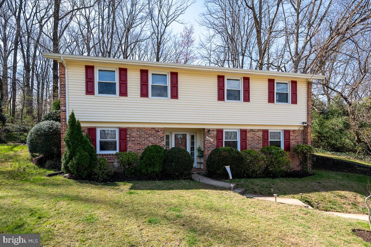3812 Tall Oak Court photo 2