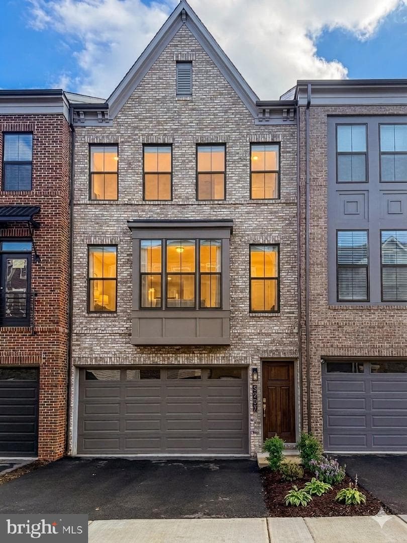 5207 Ridgeview Retreat Drive, Chantilly