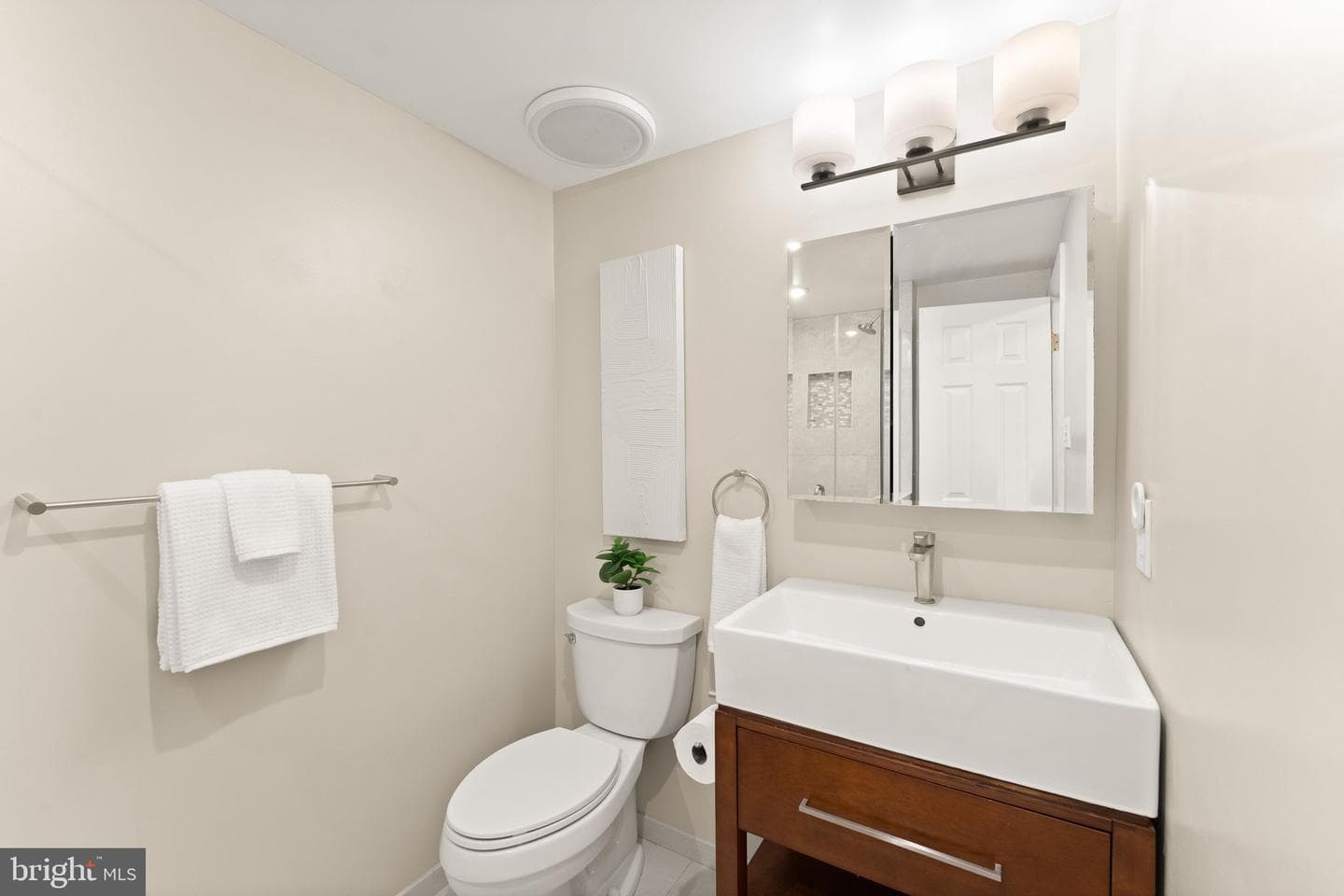 4211 Nutwood Way photo 45