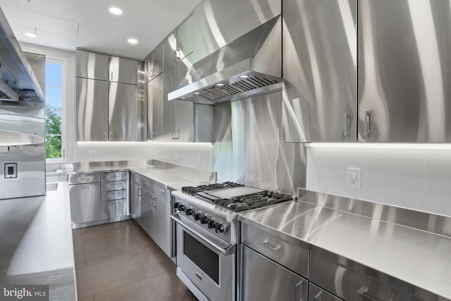 7979 E Boulevard Drive photo 51