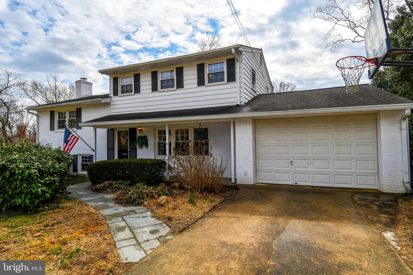 823 Neal Drive photo 3