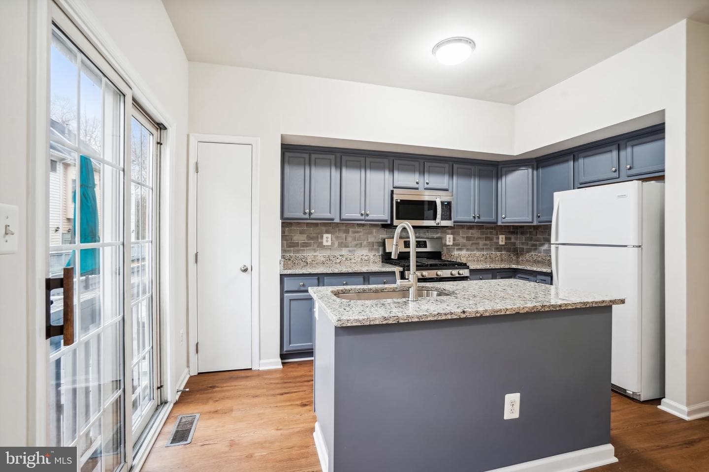 8856 Mansion View Court photo 13
