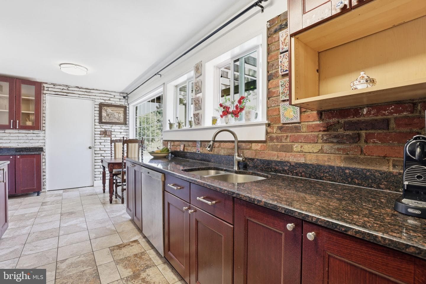 6811 Valley Brook Drive photo 10
