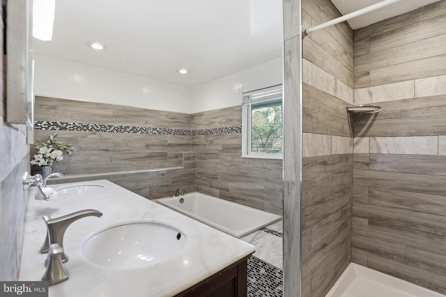 6811 Valley Brook Drive photo 26