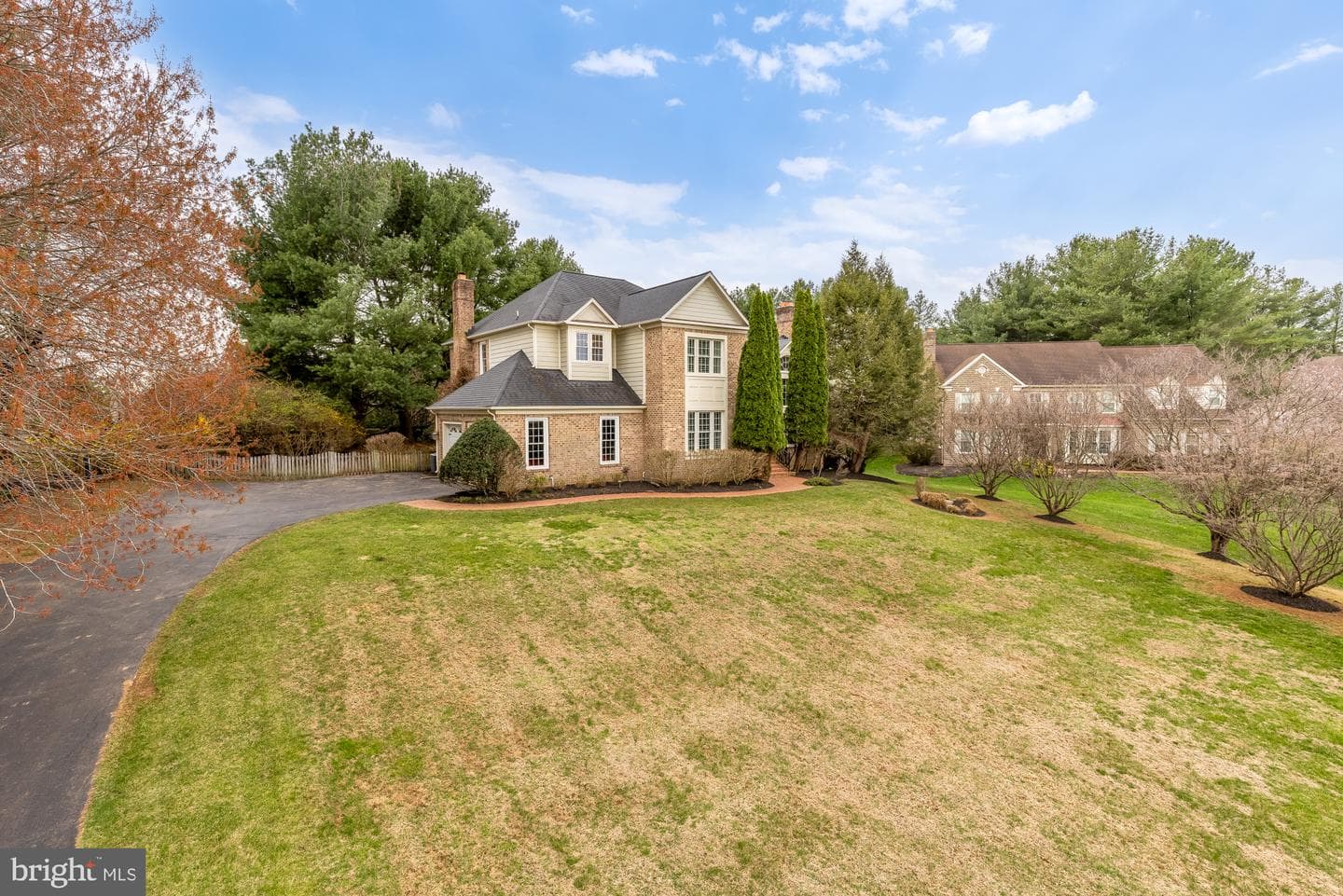 10009 Thompson Ridge Court photo 2