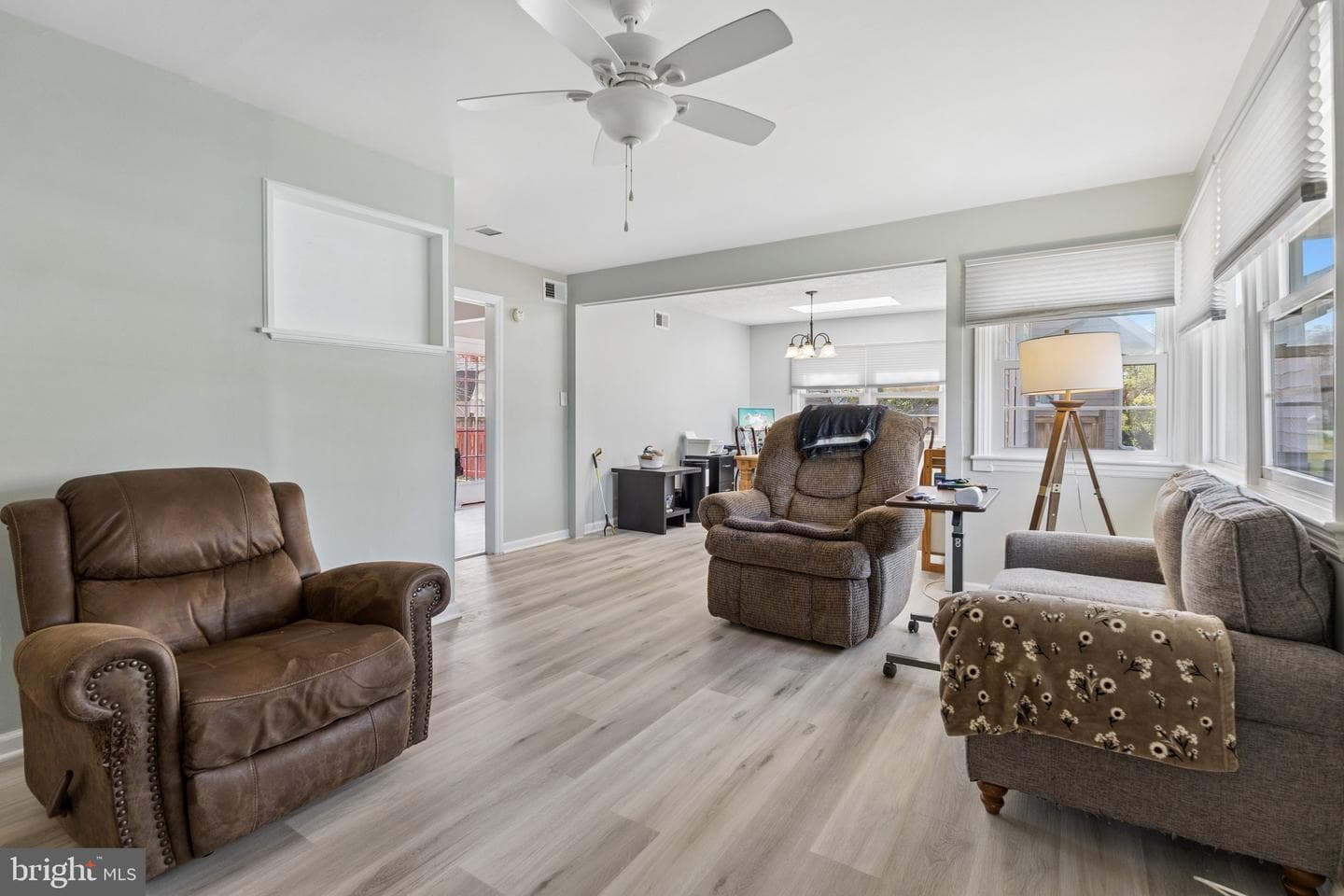 6909 Columbia Drive photo 3