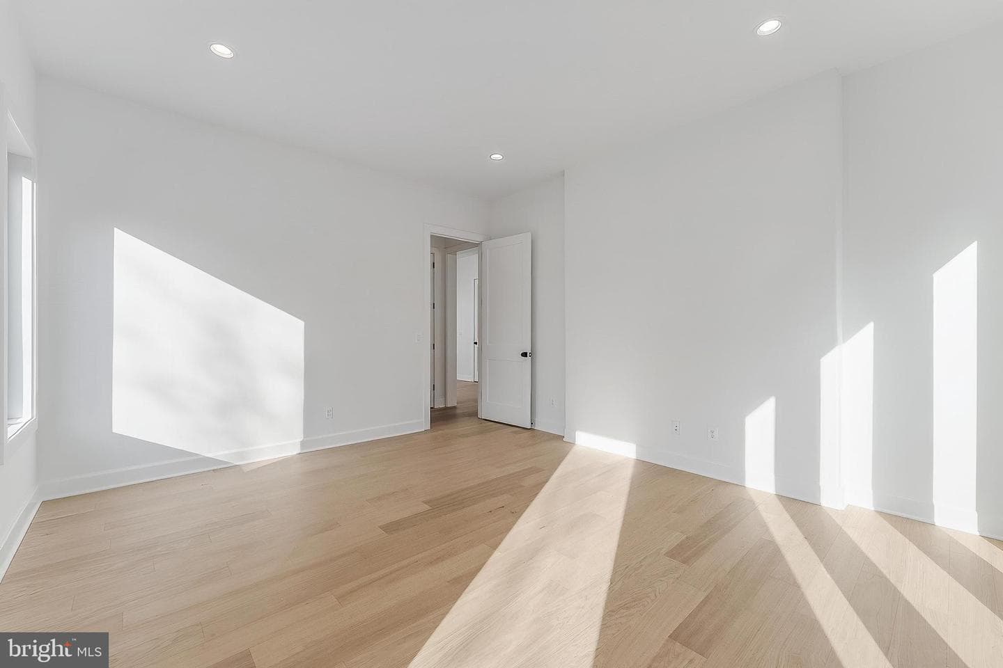 731 Ellsworth Avenue photo 31
