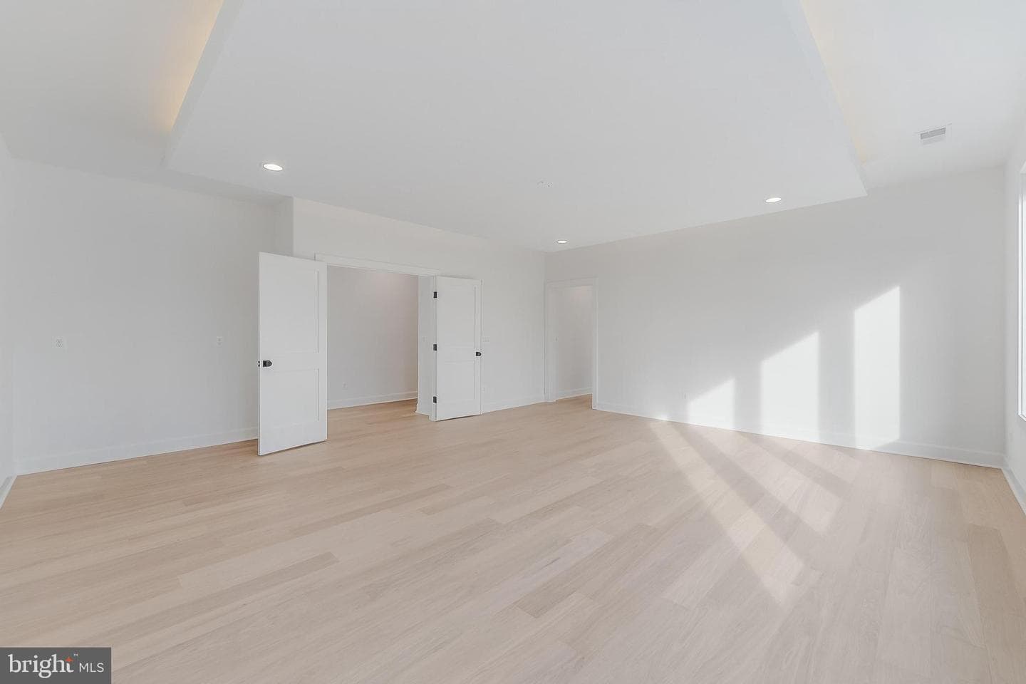 731 Ellsworth Avenue photo 38